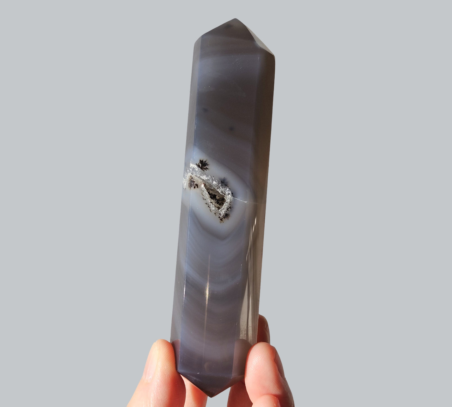 Dendritic agate point