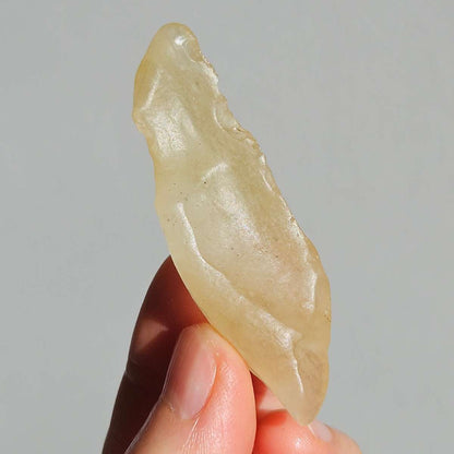 Libyan Desert Glass (Libyan golden tektite)