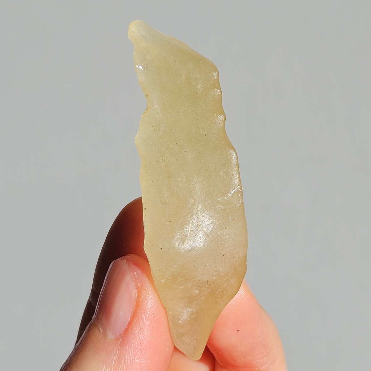 Libyan Desert Glass (Libyan golden tektite)