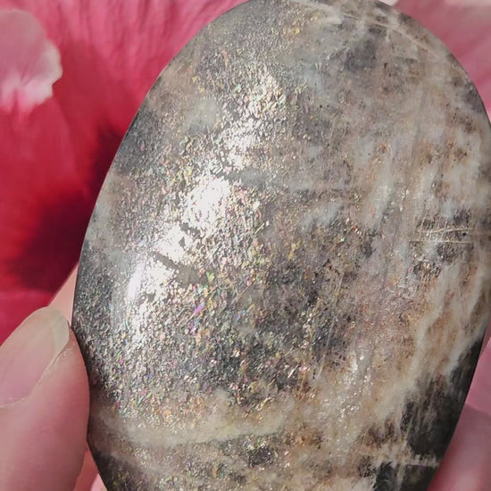 Video of rainbow lattice sunstone from tanzania