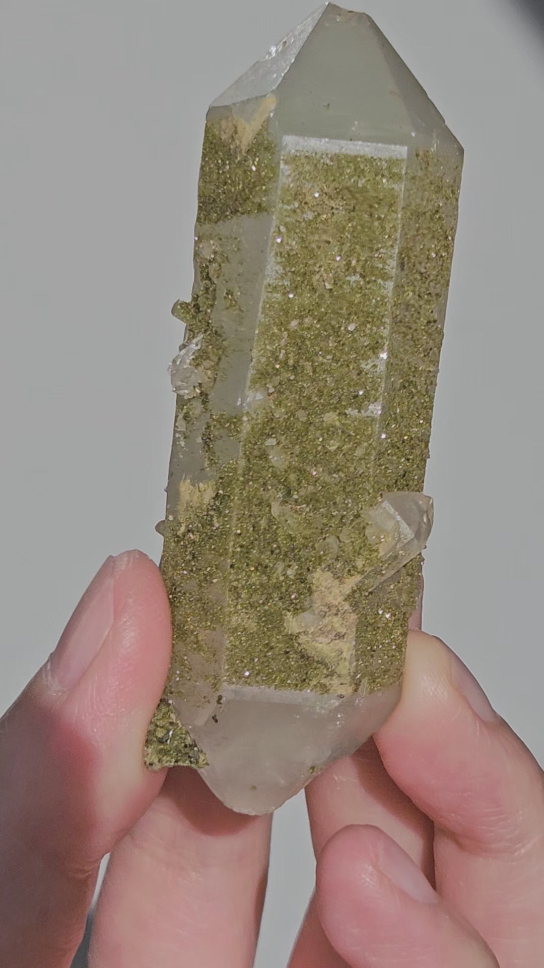 Video of glittery epidote on double terminated chlorite quartz from Hakkari, Turkey