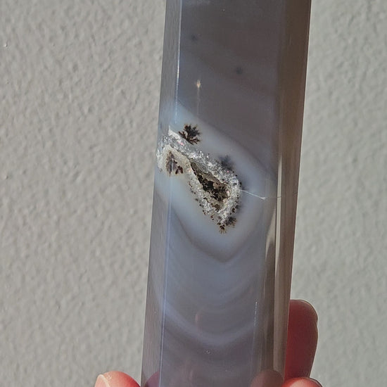 Video of dendritic agate point