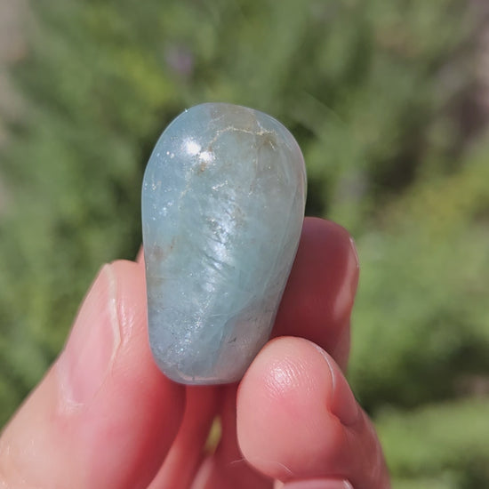Video of Aquamarine tumble with chatoyant sheen